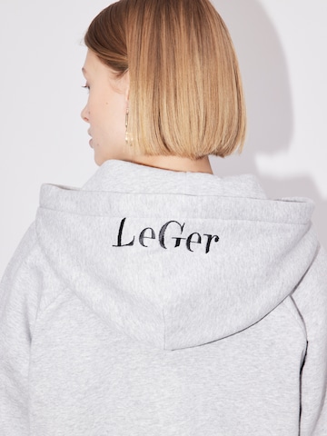 LeGer by Lena Gercke Sweatshirt 'Hayley' i grå