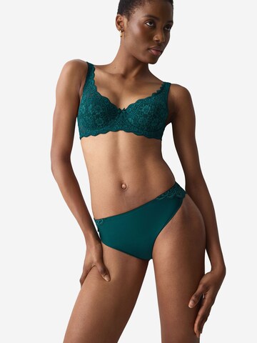 TRIUMPH Slip in Green: front