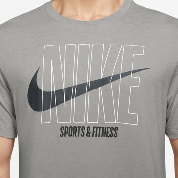 T-Shirt fonctionnel 'Slub' NIKE en gris