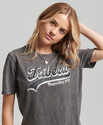 Superdry T-Shirt in Grau