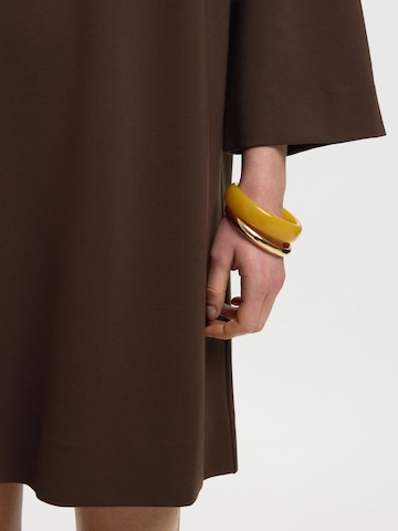 SELECTED - Vestido en marrón