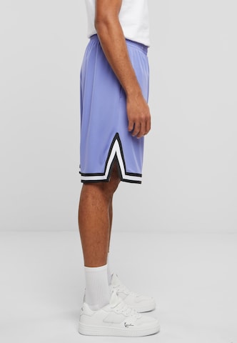 Karl Kani Regular Shorts in Lila