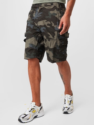 Brandit Loose fit Cargo Pants in Green: front