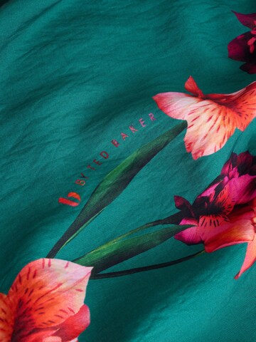 Robe B by Ted Baker en vert