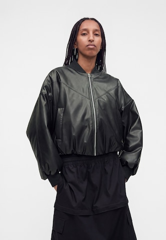 Nike Sportswear Prehodna jakna | črna barva