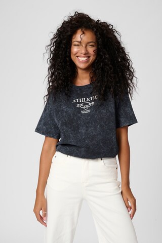 T-shirt Kaffe en noir : devant
