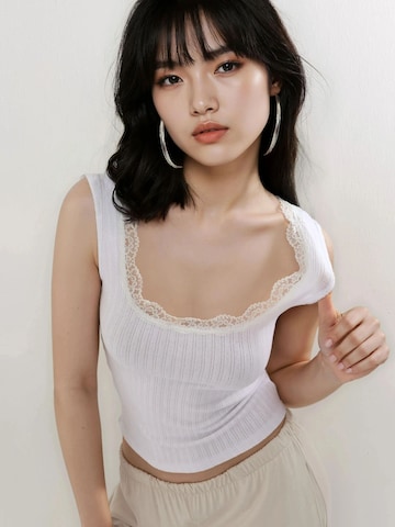 Top di Busem in bianco: frontale