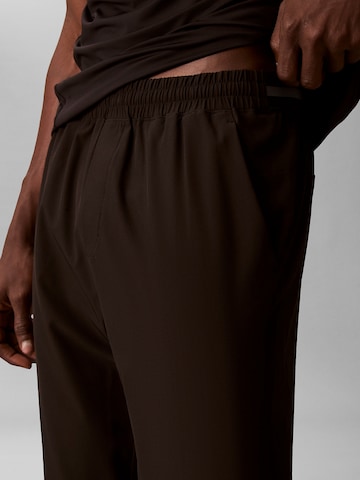 Calvin Klein Tapered Hose in Schwarz