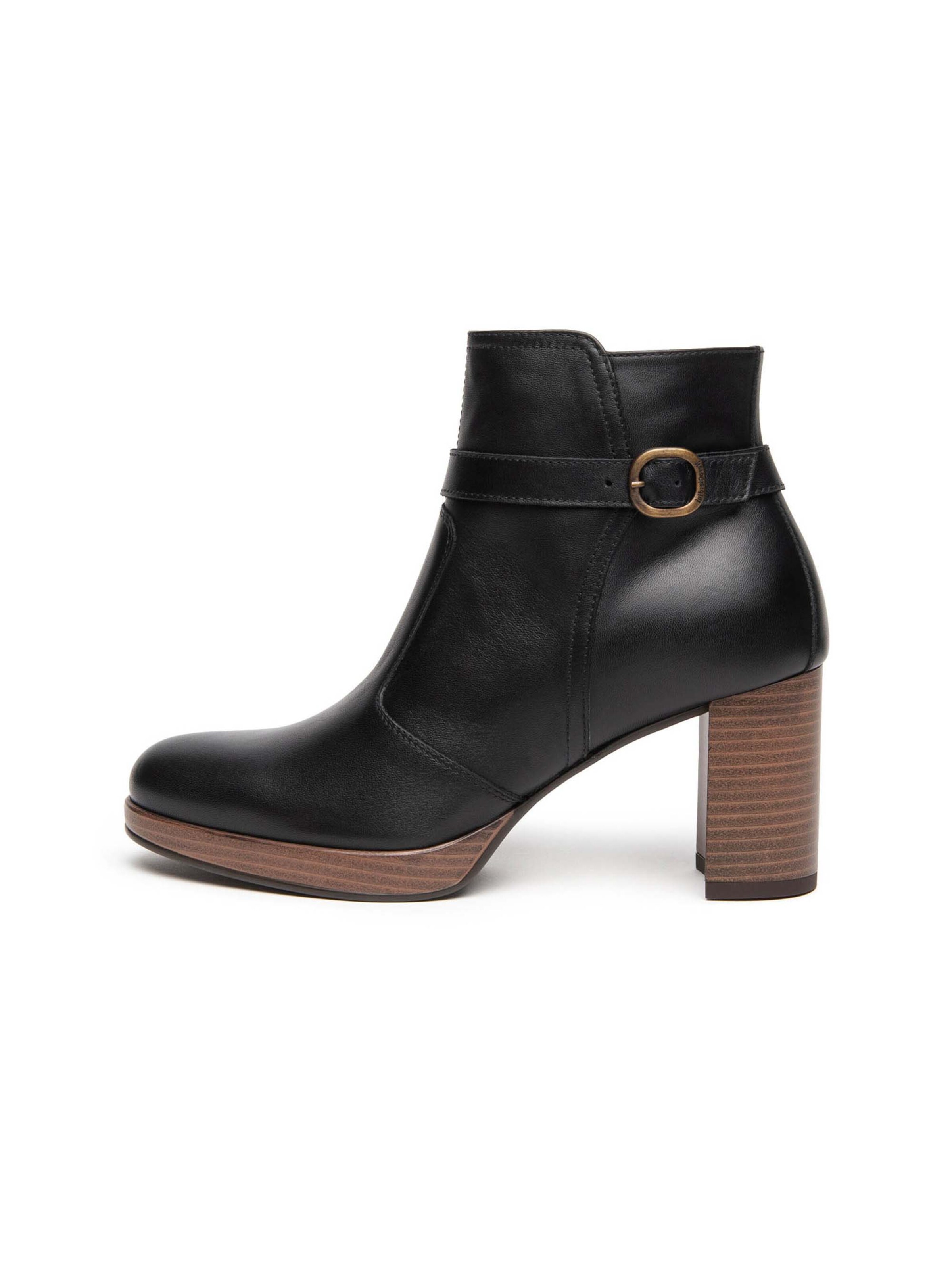 Nero Giardini Ankle Boots 'Asola' in Black: front