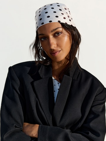 Bershka Kendő - barna