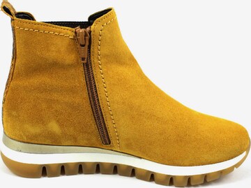 GABOR Chelsea Boots in Yellow