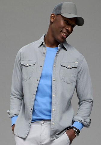 Man's World Cap in Grau: Vorderseite