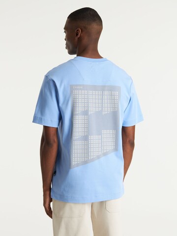 T-Shirt 'Flux' CHASIN' en bleu : devant