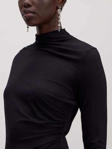 Pull-over 'Faye' EDITED en noir