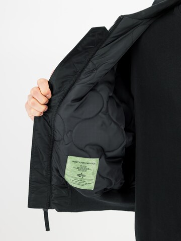 ALPHA INDUSTRIES Regular Fit Jacke 'CWU-45 Heritage' in Schwarz: Seite