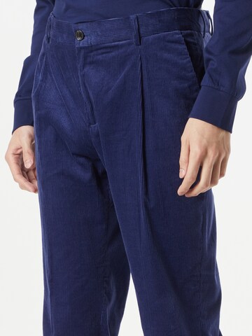 SCOTCH & SODA Slim fit Pleat-front trousers in Blue