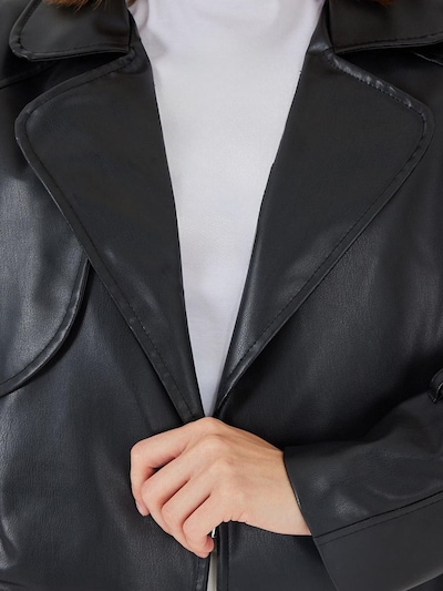 Bigdart Between-Season Jacket in Black, Item view