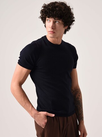 Antioch Shirt in Blue: front