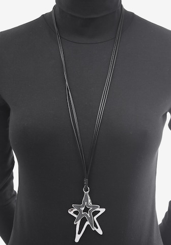 J. Jayz Necklace in Black: front