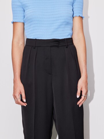 LeGer by Lena Gercke Loose fit Pleated Pants 'Carolina' in Black