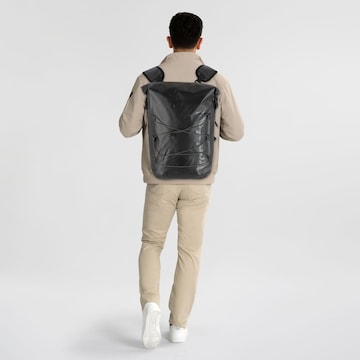 Tropicfeel Rucksack in Schwarz: Vorderseite