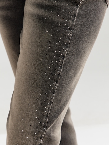 monari Regular Jeans in Black