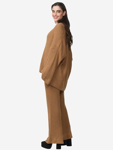 Elara Hausanzug in Braun