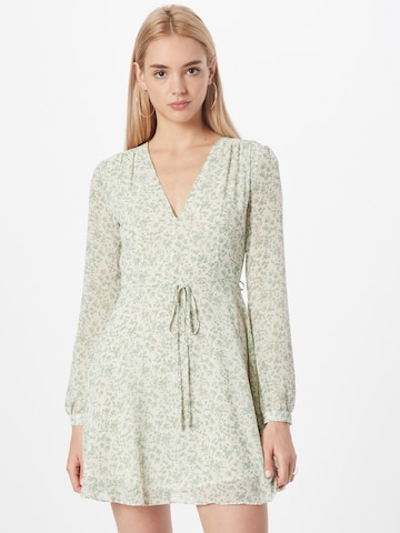 GLAMOROUS - Vestido en verde: frente