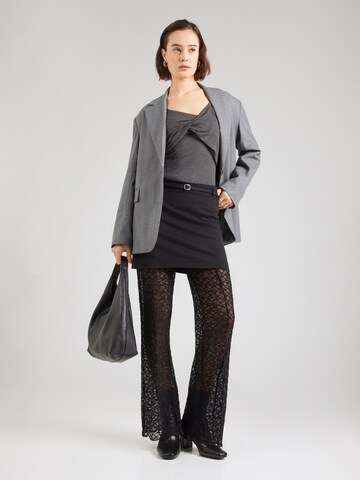 ABOUT YOU Shirt 'Flora' in Grijs