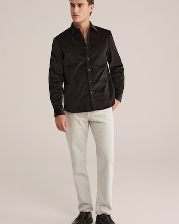 Regular fit Camicia di WE Fashion in marrone