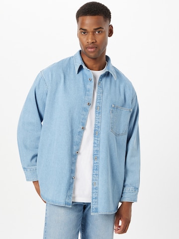 LEVI'S ® Comfort fit Button Up Shirt 'Levi's® Men's Silver Tab™ Oversized 1 Pocket Shirt' in Blue: front