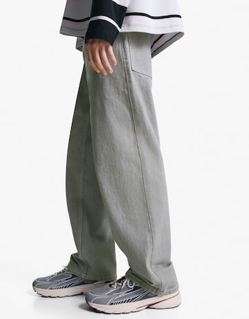 Baggy Jean Bershka en gris