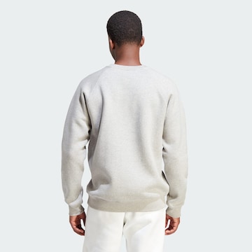 ADIDAS ORIGINALS - Sweatshirt 'Trefoil Essentials ' em cinzento