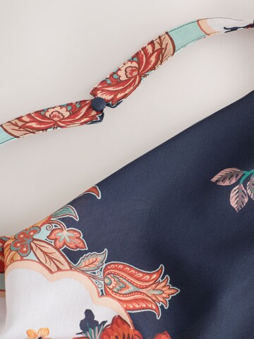 Next Top in Blau