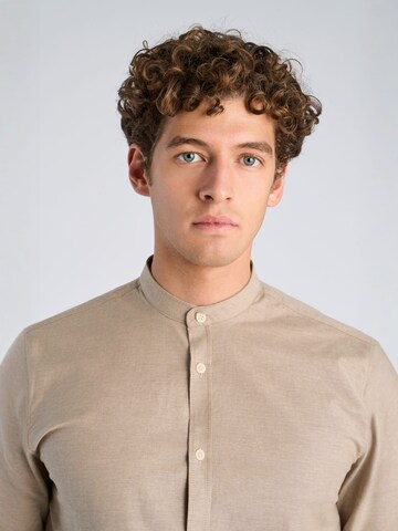 Regular fit Camicia di Lindbergh in beige
