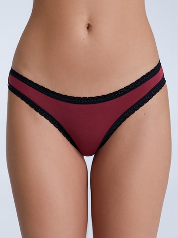 Albero Natur Slip‌ in Rot: Vorderseite
