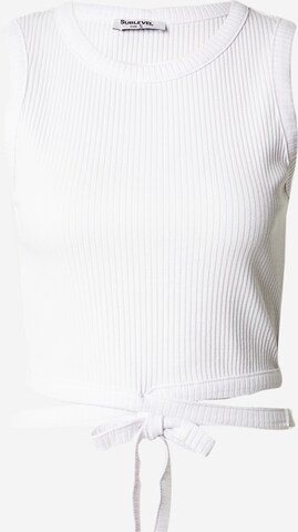 Sublevel Top in White: front