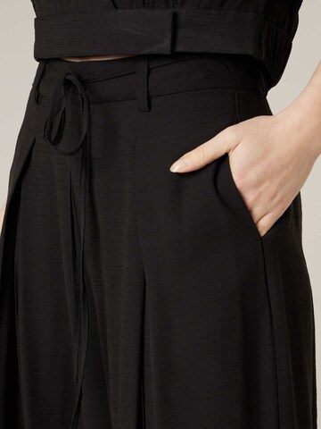Deeluxe Loosefit Bandplooibroek 'Valenza' in Zwart