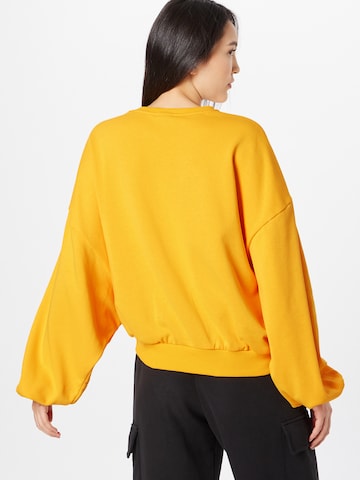Urban Classics - Sweatshirt em amarelo