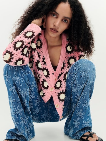 Geacă tricotată de la Desigual pe roz