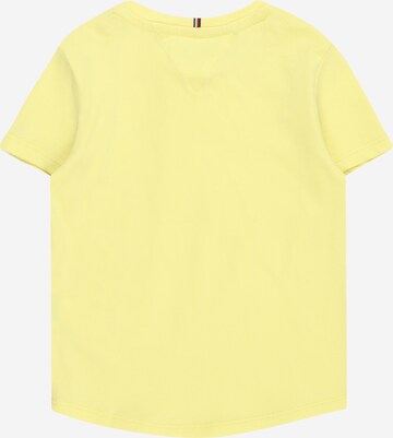 TOMMY HILFIGER - regular Camiseta 'ESSENTIAL' en amarillo
