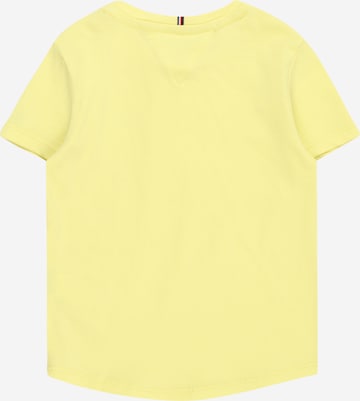 TOMMY HILFIGER regular Μπλουζάκι 'ESSENTIAL' σε κίτρινο