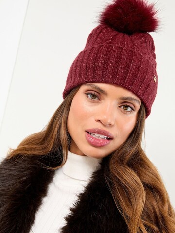 Căciulă de la Lipsy pe roșu