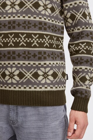11 Project Sweater in Green