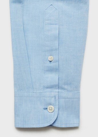 Coupe regular Chemise 'Chennai' MANGO MAN en bleu