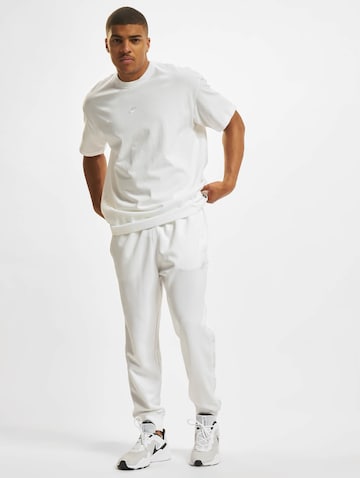 Nike Sportswear Bluser & t-shirts 'Essential' i hvid