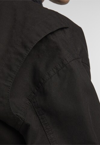 Urban Classics Tussenjas in Zwart