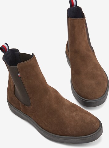 TOMMY HILFIGER Chelsea Boots in Brown