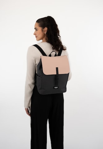 LARKSON Backpack 'Ida' in Grey: front
