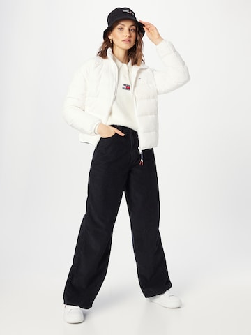 Tommy Jeans Zimná bunda - Biela